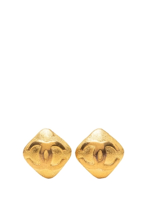 CHANEL Pre-Owned 1980-1990 CC Gold Plated Rhombus Clip On Earrings costume earrings
