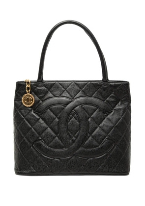 CHANEL Pre-Owned 2003-2004 Caviar Medallion tote bag - Black