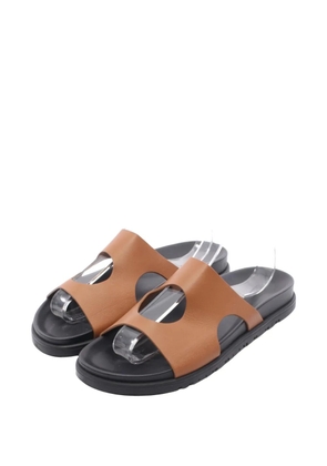 Hermès Pre-Owned 2000s Edit cut-out leather sandals - Brown