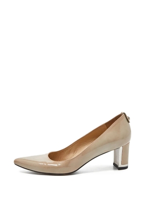 Stuart Weitzman leather pointed-toe pumps - Neutrals