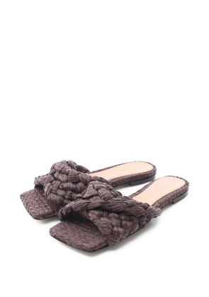 Bottega Veneta Pre-Owned Intrecciato raffia flat sandals - Brown