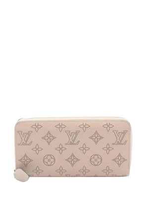 Louis Vuitton Pre-Owned 2021-2026 Mahina Leather Zippy Wallet long wallets - Neutrals