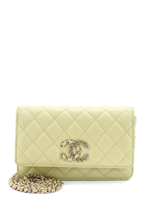 CHANEL Pre-Owned French New Wave Wallet on Chain Quilted Caviar crossbody bag - Green