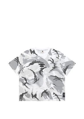 AAPE BY *A BATHING APE® camouflage-print embroidered T-shirt - White