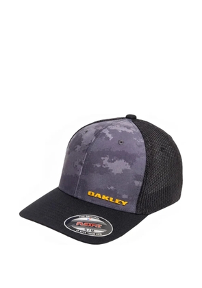 Oakley camouflage-print mesh trucker cap - Black