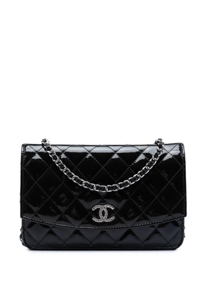 CHANEL Pre-Owned 2013-2014 CC Quilted Patent Brilliant Wallet On Chain crossbody bag - Black