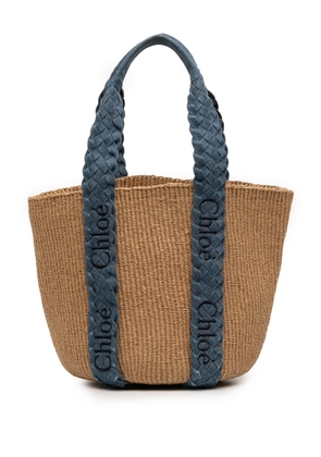 Chloé Pre-Owned 2024 Medium Raffia Denim Woody Basket tote bag - Neutrals