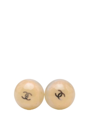 CHANEL Pre-Owned 1999 CC Resin Brass Push Back Earrings costume earrings - Neutrals