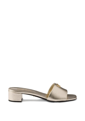 Prada triangle logo patent leather sandals - Gold
