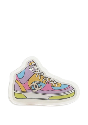 CHANEL Pre-Owned 1986-1988 Coco Mark sneakers rhinestone brooch - Gold