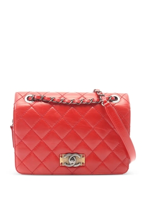CHANEL Pre-Owned 2016-2017 Matelassé chain shoulder bag - Red
