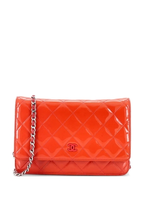 CHANEL Pre-Owned Wallet on Chain Quilted Patent crossbody bag - Orange