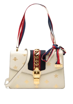 Gucci Pre-Owned 2016-2026 Small Calfkin Bee Star Sylvie satchel - White
