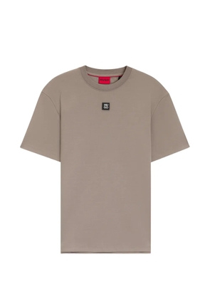 HUGO crew-neck logo-patch T-shirt - Neutrals