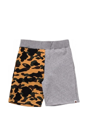 A BATHING APE® 1St Camo Shark shorts - Grey