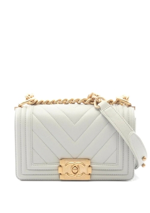 CHANEL Pre-Owned 2021 Boy Chanel chevron-quilted shoulder bag - Grey