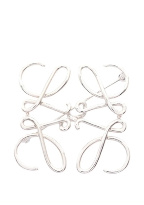Loewe Pre-Owned 2010s Anagram brooch - Silver