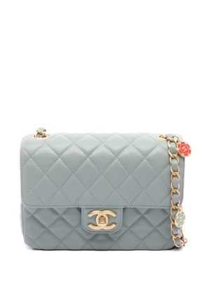CHANEL Pre-Owned 2021 quilted leather shoulder bag - Blue
