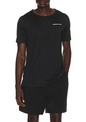 Paradise Zero Featherweight Short Sleeve Tee in Black - Black. Size L (also in S, M, XL/1X).