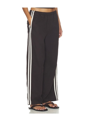 Citizens of Humanity Aurora Track Pants in Chocolate. Size L. Also in XS, S, M, XL.