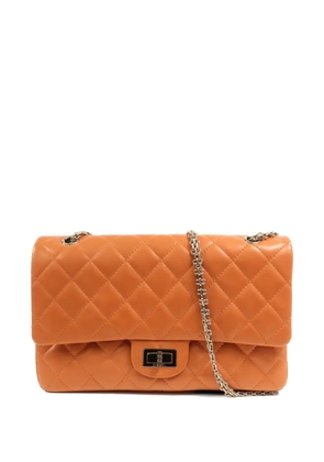 CHANEL Pre-Owned Jumbo quilted shoulder bag - Orange