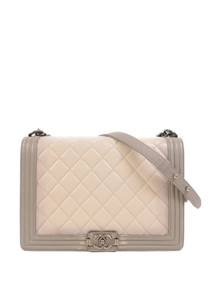 CHANEL Pre-Owned Boy 30 chain shoulder bag - Neutrals