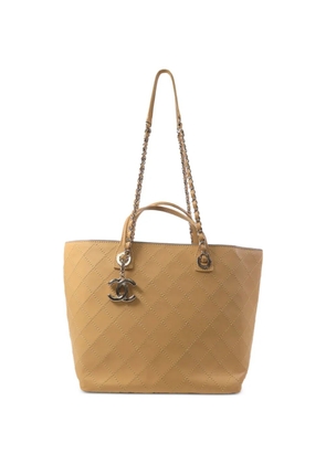 CHANEL Pre-Owned CC quilted tote bag - Neutrals