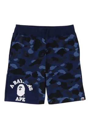 A BATHING APE® Camo Cutting shorts - Blue