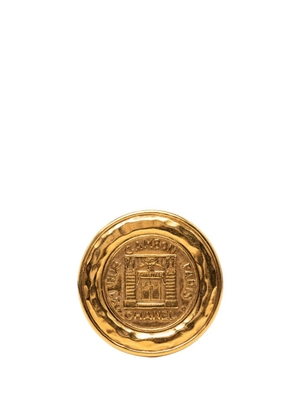 CHANEL Pre-Owned 1970-1980 Gold Plated 31 Rue Cambon Round Brooch costume brooch