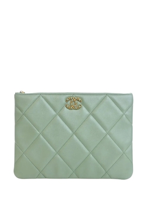 CHANEL Pre-Owned 2021-2026 Medium Quilted Lambskin 19 O Case clutch bag - Green