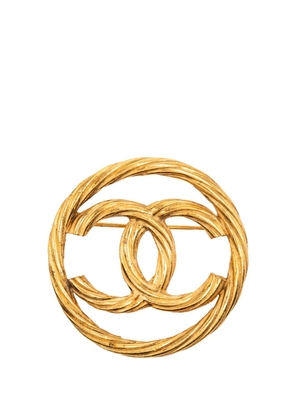 CHANEL Pre-Owned 1950-1970 CC Gold Plated Round Rope Brooch costume brooch