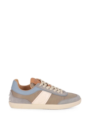 Tod's logo-embossed Gommino sneakers - Neutrals