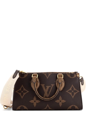 Louis Vuitton Pre-Owned OnTheGo Tote Reverse Monogram Giant East West shoulder bag - Brown