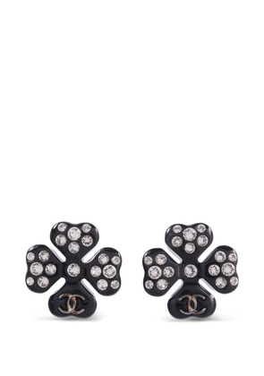 CHANEL Pre-Owned CC clover-shaped earrings - Black