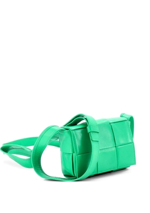 Bottega Veneta Pre-Owned Cassette Maxi Intrecciato Leather Candy crossbody bag - Green