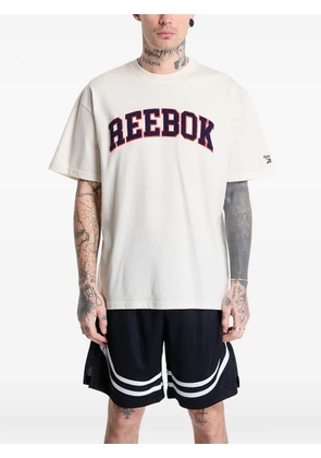 Reebok Freshman logo-patch T-shirt - Neutrals