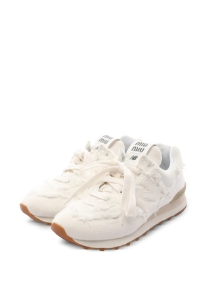 Miu Miu Pre-Owned 2000s New Balance raw-edge sneakers - Neutrals