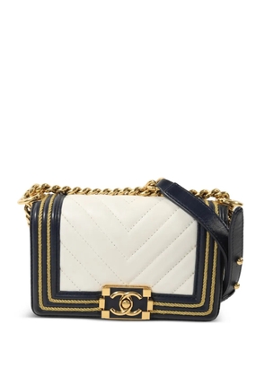 CHANEL Pre-Owned 20 Boy chain-strap shoulder bag - Blue