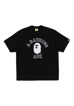 A BATHING APE® logo-print T-shirt - Black