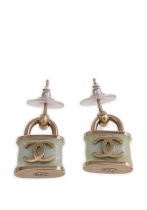 CHANEL Pre-Owned CC padlock earrings - Gold