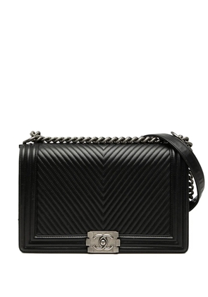 CHANEL Pre-Owned 2014 Medium Chevron Lambskin Boy Flap crossbody bag - Black