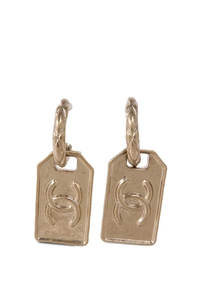 CHANEL Pre-Owned CC tag earrings - Gold