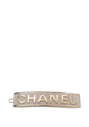 CHANEL Pre-Owned crystal-embellished logo hair clip - Gold