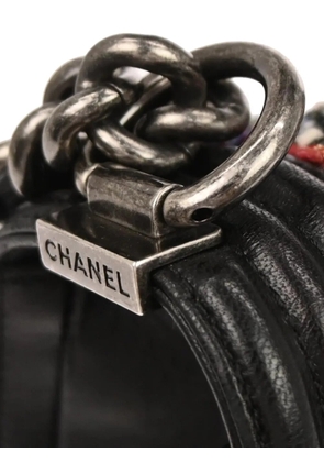 CHANEL Pre-Owned 2017 medium Boy tweed shoulder bag - Black