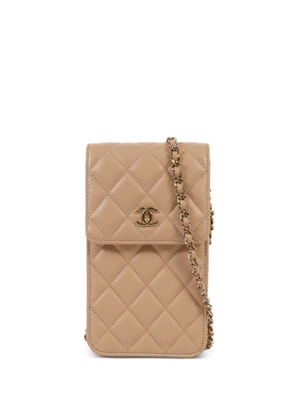 CHANEL Pre-Owned CC diamond-quilted phone case - Neutrals