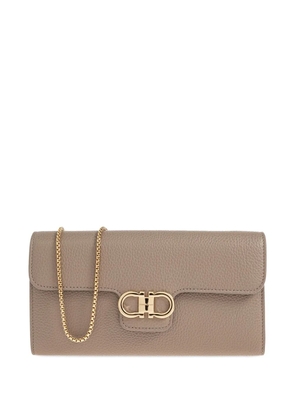 Ferragamo Gancini chain wallet - Neutrals