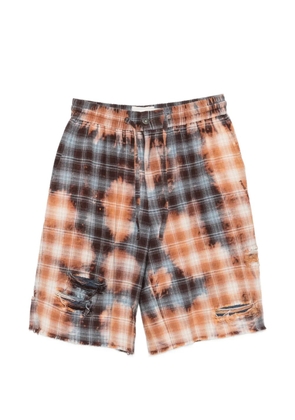 Feng Chen Wang check-pattern distressed shorts - Brown