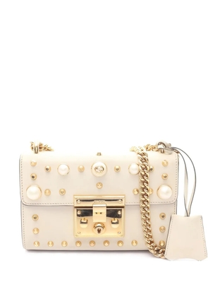 Gucci Pre-Owned 2000s chain studs shoulder bag - Neutrals