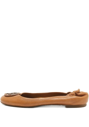 Tory Burch pre-owned Minnie ballet flats - Brown