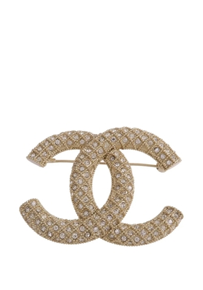 CHANEL Pre-Owned CC rhinestone brooch - Gold